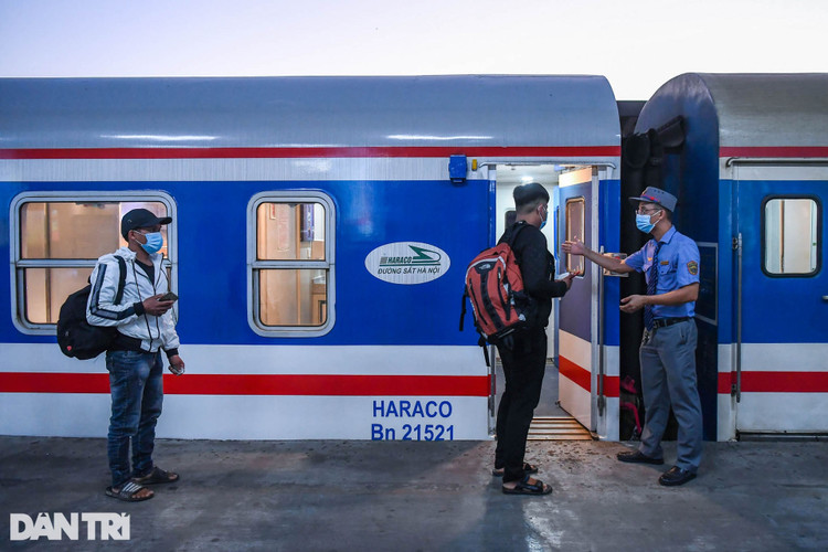 Vắng lặng ở Ga Hà Nội ngày chạy lại đôi tàu khách Thống nhất SE3/SE4 - 10