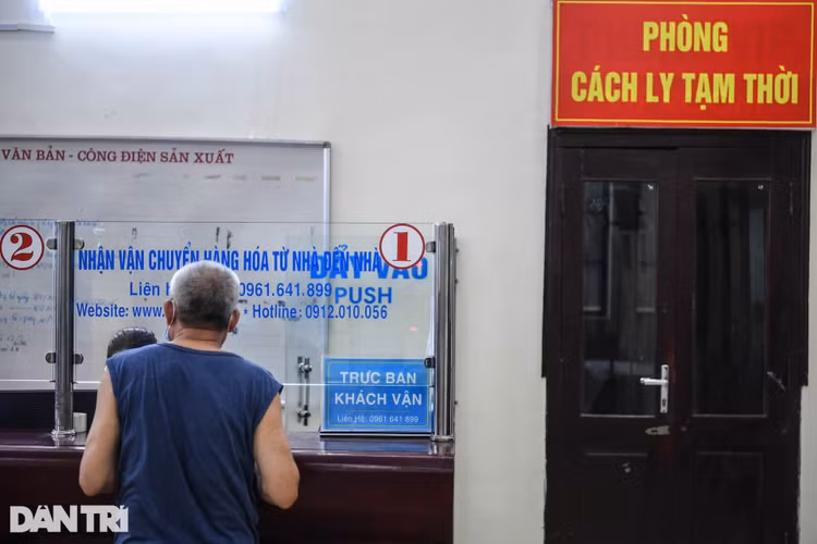 Vắng lặng ở Ga Hà Nội ngày chạy lại đôi tàu khách Thống nhất SE3/SE4 - 7