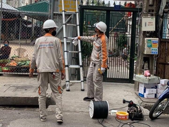 Lắp camera giám sát, xử lý người dân ra đường khi không cần thiết - 1