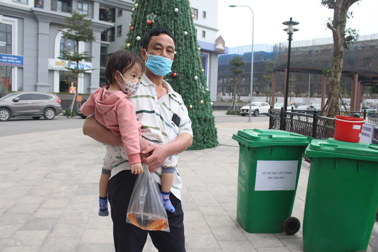 Người Hà Nội cho cá chép đi cầu trượt tiễn ông Công ông Táo về trời - 6