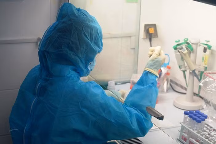 Trở về từ khu cách ly, nam thanh niên dương tính với SARS-CoV-2 sau 2 tuần - 1