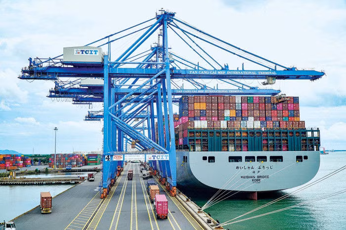 cước vận tải container tiếp tục tăng phi mã