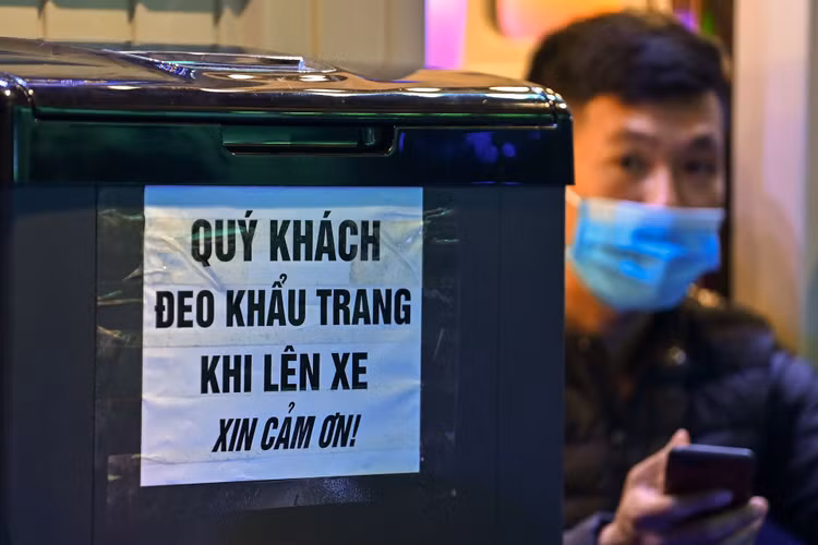 Sinh vien hoi ha roi Thu do lo so dich Covid-19 anh 6