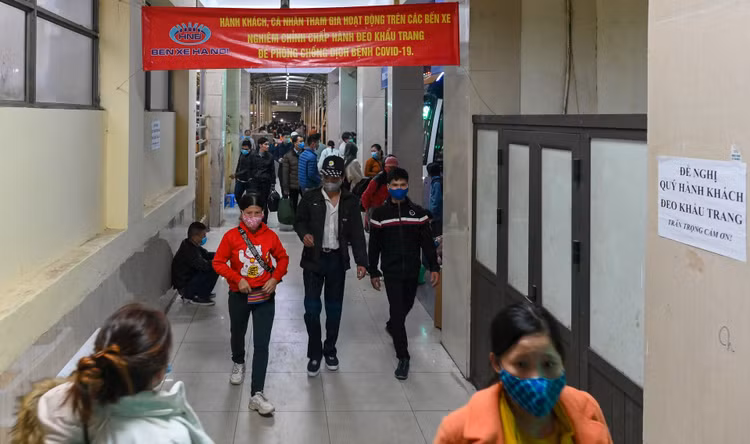 Sinh vien hoi ha roi Thu do lo so dich Covid-19 anh 5