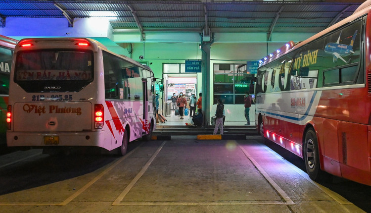 Sinh vien hoi ha roi Thu do lo so dich Covid-19 anh 11