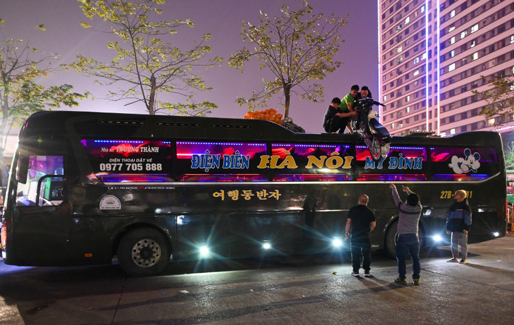 Sinh vien hoi ha roi Thu do lo so dich Covid-19 anh 7