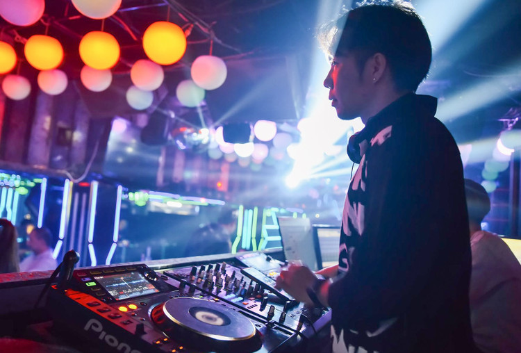 Ha Noi dong cua karaoke vu truong phong dich anh 1