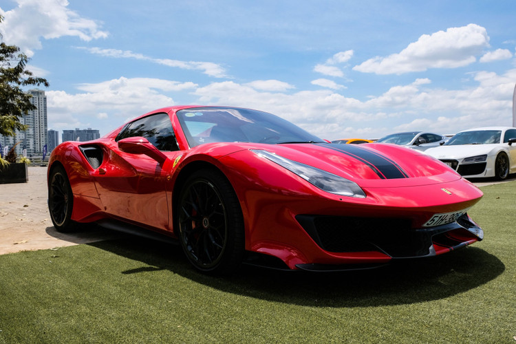 Ferrari 488 Pista Spider cua dai gia Hoang Kim Khanh anh 1