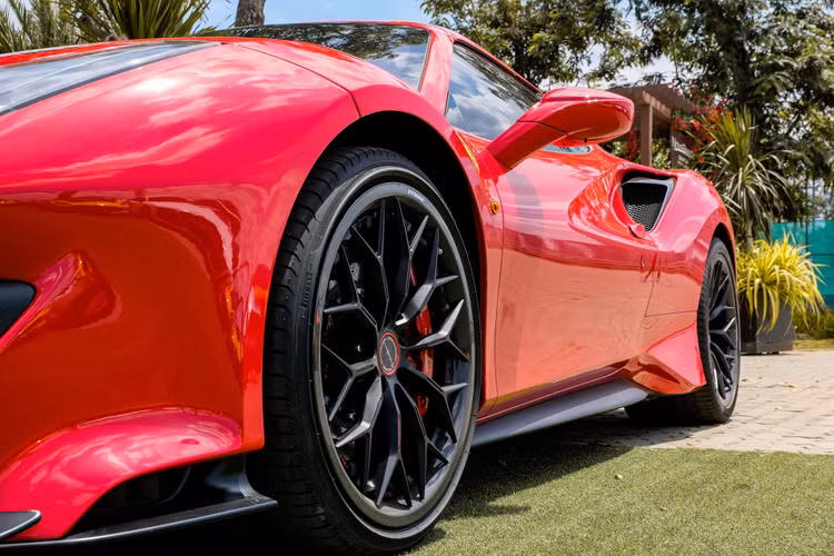 Ferrari 488 Pista Spider cua dai gia Hoang Kim Khanh anh 2