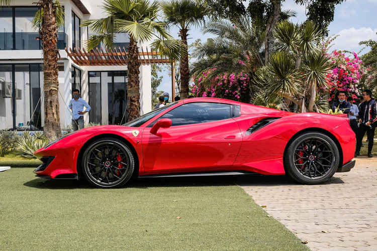 Ferrari 488 Pista Spider cua dai gia Hoang Kim Khanh anh 11
