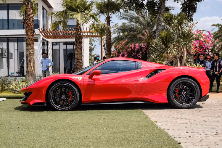 Ferrari 488 Pista Spider cua dai gia Hoang Kim Khanh anh 11