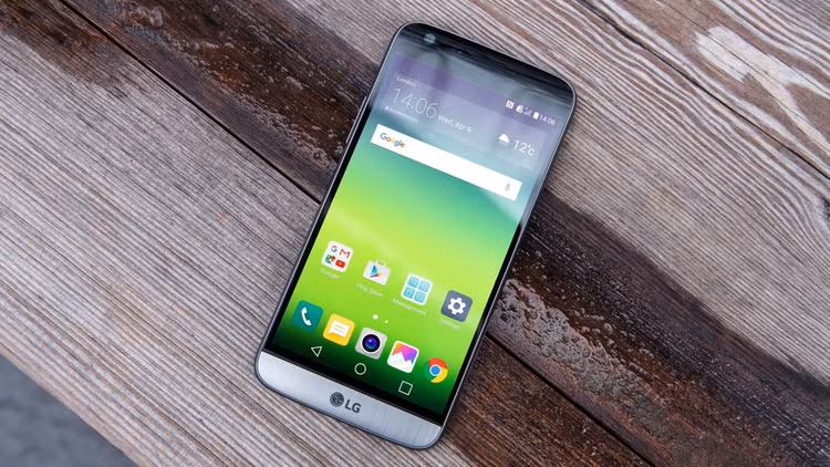 LG rut lui khoi mang smartphone anh 2