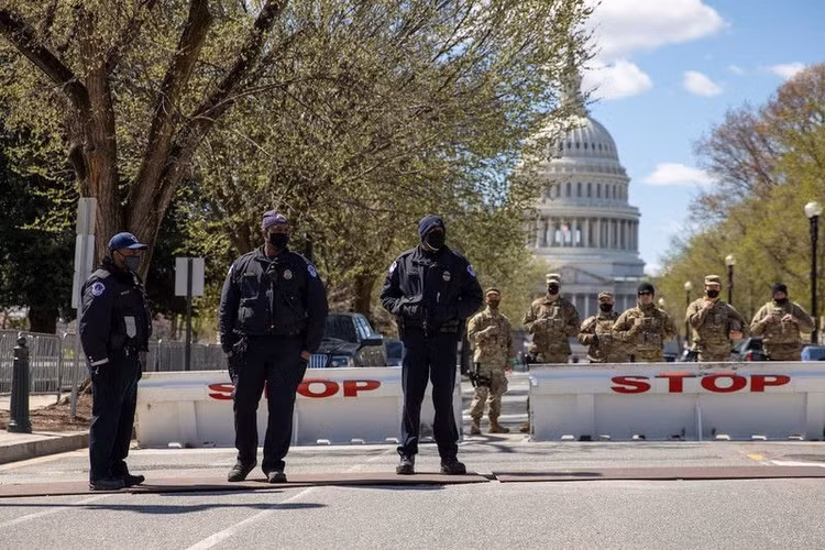 Vụ đâm xe tại Điện Capitol: Nghi phạm mắc chứng hoang tưởng - ảnh 1