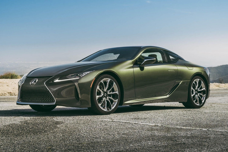 Lexus LC500Ở thời điểm này, Lexus LC500 là một trong những chiếc xe có âm thanh hay nhất đến từ động cơ V8 và nó cũng là số ít xe còn được bán ra với động cơ V8 hút khí tự nhiên. Ở tua máy tối ưu, động cơ của xe có thể tạo ra âm thanh có độ lớn 88 dB, cùng với đó là ống xả được tinh chỉnh, mang đến những “nốt” âm ấn tượng.