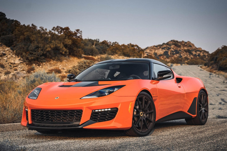 Lotus Evora GTTuy chỉ dùng động cơ V6 siêu nạp nhưng chiếc Lotus Evora lại nằm trong top những chiếc xe có âm thanh lớn nhất hiện tại. Độ lớn mà xe tạo ra ở khoảng cách 5m đo được ở mức 91 dB.