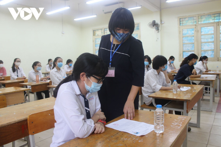 Hà Nội yêu cầu tuyệt đối không để xảy ra lạm thu đầu năm học ảnh 1