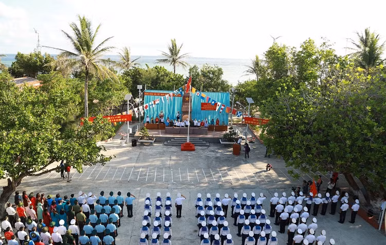 Mít tinh kỷ niệm 46 năm Ngày Giải phóng quần đảo Trường Sa và Ngày Giải phóng miền Nam, thống nhất đất nước tại đảo Nam Yết