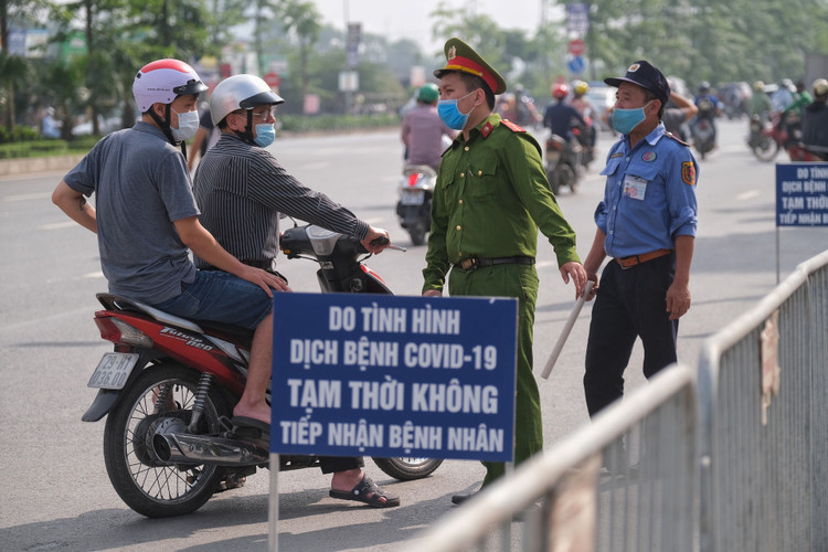 ca mac Covid-19 Ha Noi, ca benh Covid-19 benh vien Nhiet doi anh 1