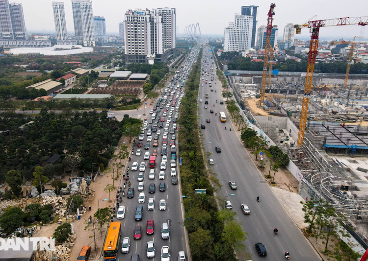 Hàng ngàn ôtô chôn chân tại cầu Nhật Tân ngày cuối kỳ nghỉ lễ - 2