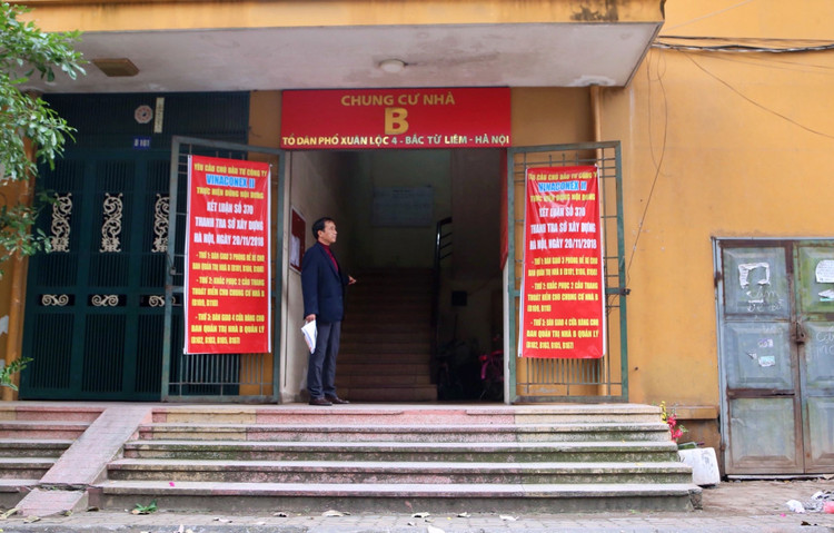 Hà Nội: Bịt lối thoát hiểm, biến nhà xe chung cư thành căn hộ để bán - 1