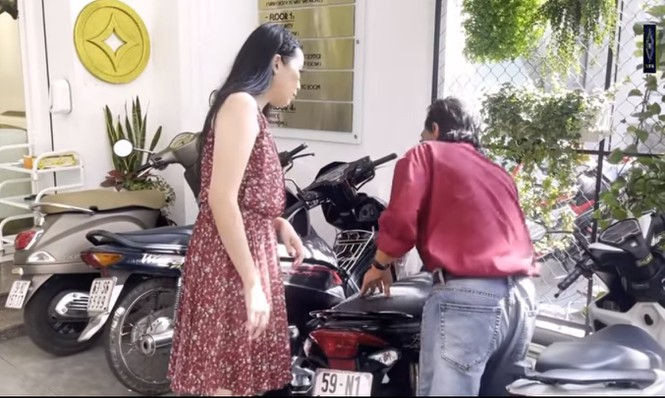 Sức khoẻ của Thương Tín yếu hơn lúc xuất viện vì đột quỵ gần 1 tháng trước - ảnh 1