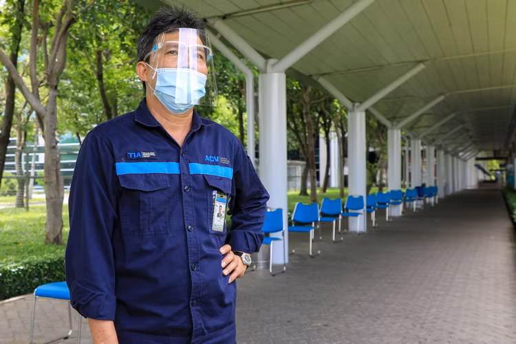 San bay Tan Son Nhat vang lang anh 15