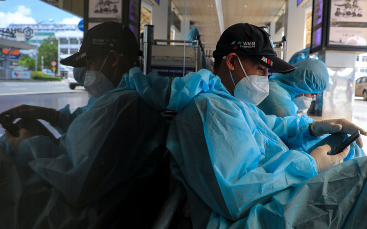 San bay Tan Son Nhat vang lang anh 16