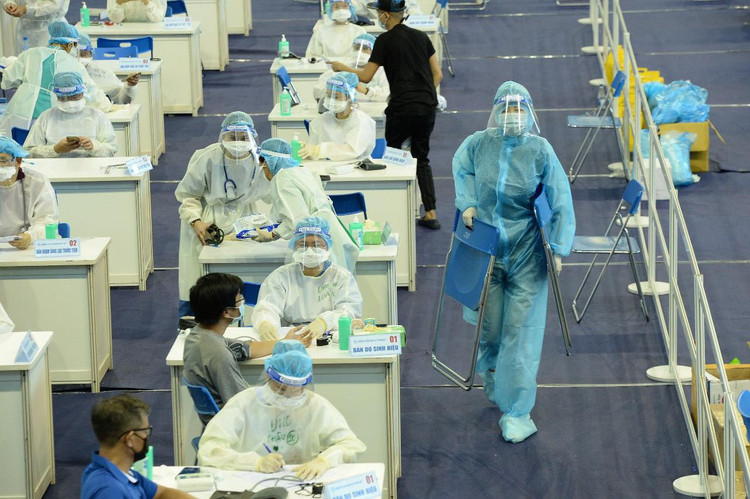 Mai Phuong Thuy lam tinh nguyen anh 1