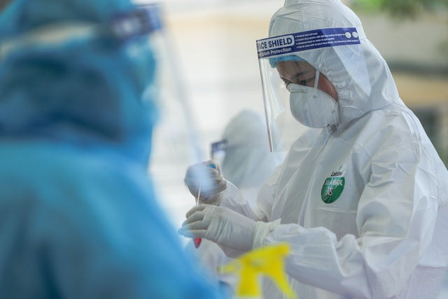 Hà Nội: Bệnh nhân Covid-19 ở Cầu Giấy tái dương tính sau khi ra viện - 1