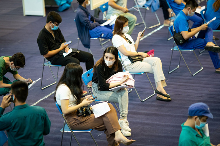 chien dich tiem chung vaccine covid-19 anh 1