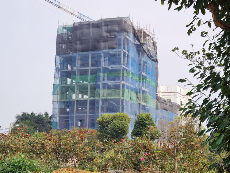 Hà Nội: Kiểm điểm loạt cán bộ vụ công trình 'khủng' 9 tầng mọc trên Đồi Vua ảnh 1