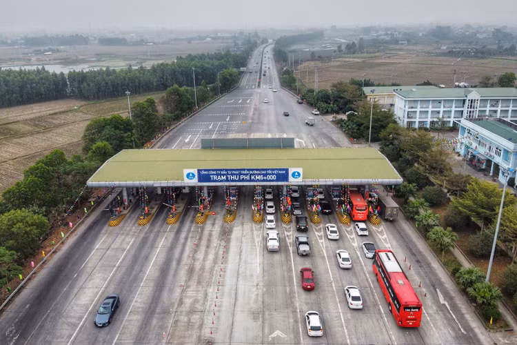 Tac duong cao toc Phap Van anh 10