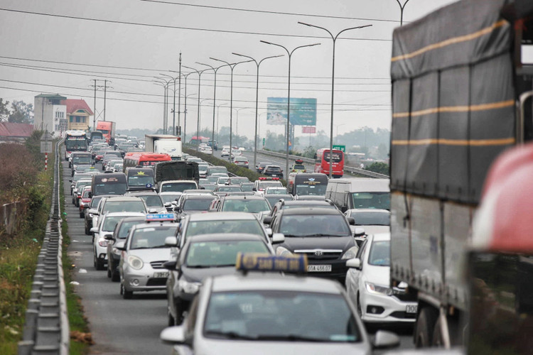 Tac duong cao toc Phap Van anh 9