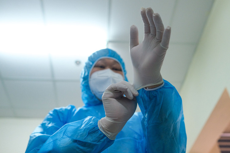 Nguoi vua tu vong tai Ha Noi mac Covid-19 hinh anh