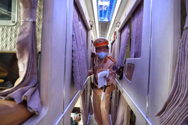 Tac duong cao toc Phap Van anh 14