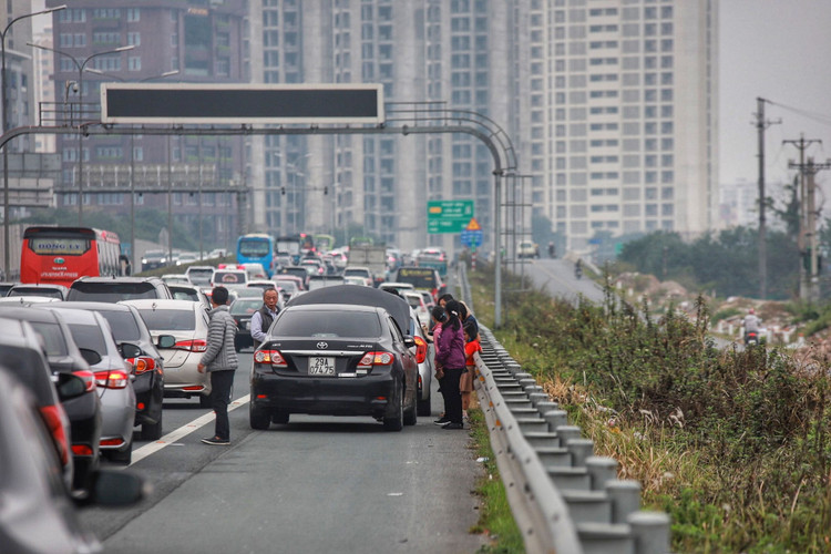 Tac duong cao toc Phap Van anh 6