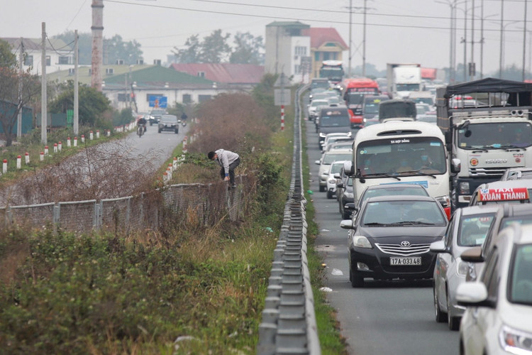 Tac duong cao toc Phap Van anh 7