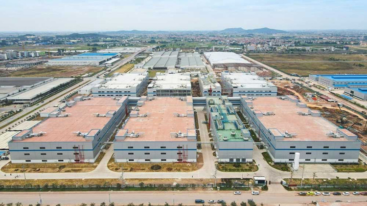 Việt Nam đang thúc đẩy cải cách thể chế, với hi vọng sẽ thu hút đầu tư, thúc đẩy năng suất và thúc đẩy tăng trưởng.