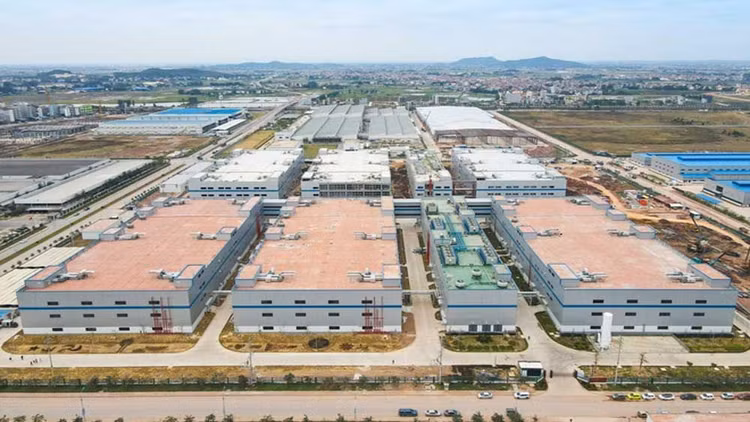 Việt Nam đang thúc đẩy cải cách thể chế, với hi vọng sẽ thu hút đầu tư, thúc đẩy năng suất và thúc đẩy tăng trưởng.