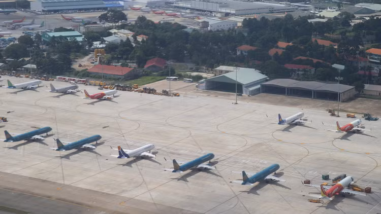 Cục Hàng không tiếp tục yêu cầu các hãng dừng mở bán vé nội địa /// Đậu Tiến Đạt