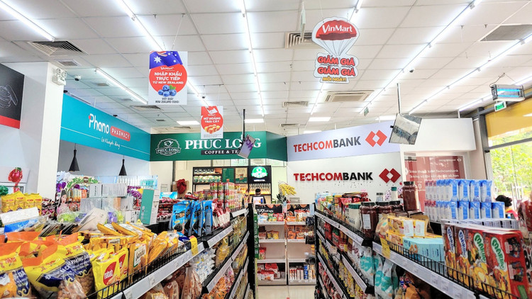 Siêu thị WinMart+ theo mô hình cửa hàng đa tiện ích.