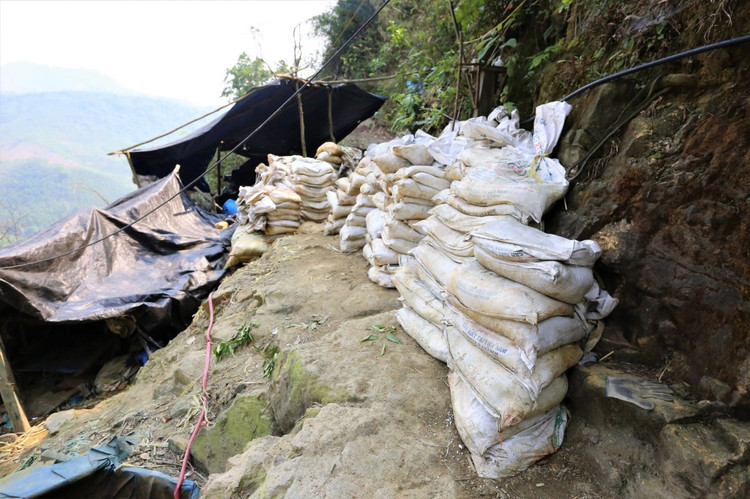 “Vàng tặc” lộng hành ở mỏ vàng Bồng Miêu, Quảng Nam ảnh 9