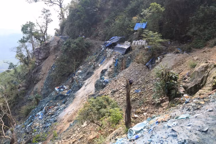 “Vàng tặc” lộng hành ở mỏ vàng Bồng Miêu, Quảng Nam ảnh 12 “Vàng tặc” lộng hành ở mỏ vàng Bồng Miêu, Quảng Nam ảnh 12