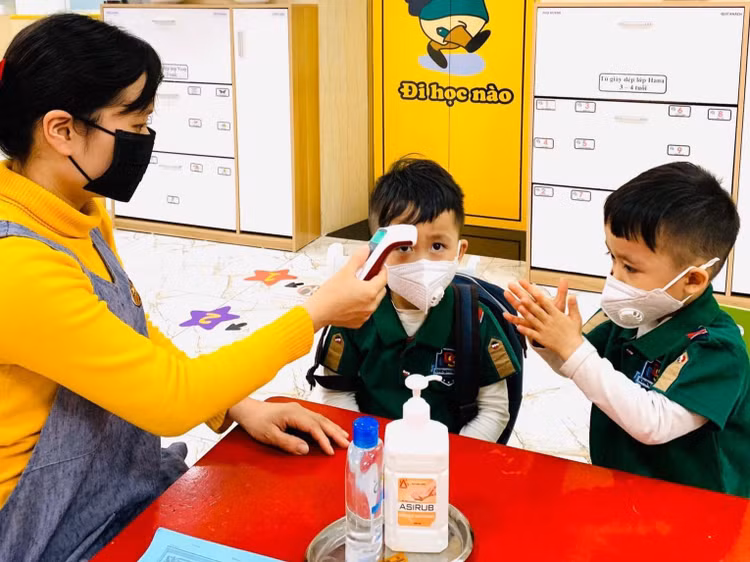 Hà Nội: Trường mầm non nghỉ học khẩn cấp vì nghi liên quan Covid-19 - 1