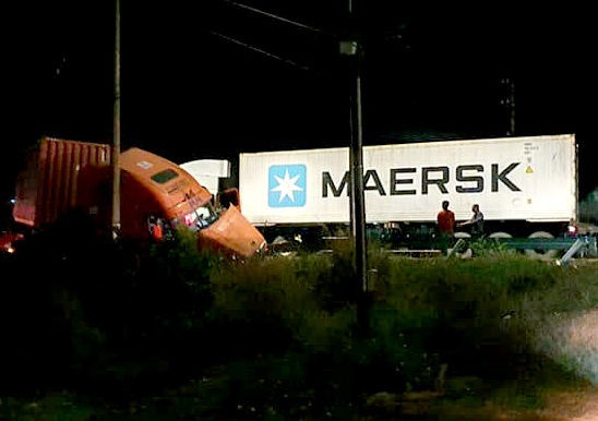 Quoc lo 1 ket xe nghiem trong sau tai nan lien hoan anh 1