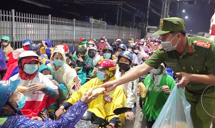 An Giang vo tran vi nguoi ve que anh 1