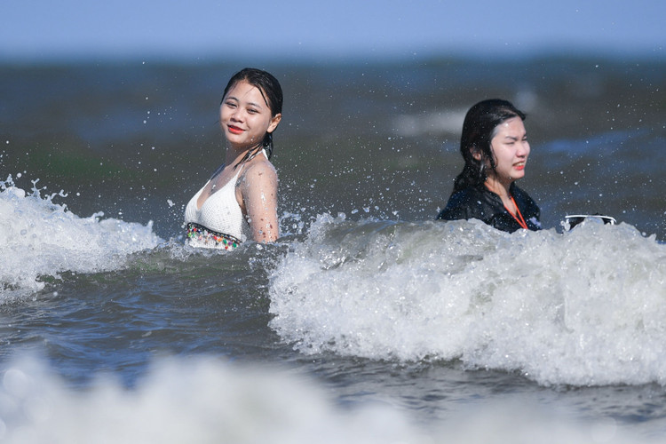 canh chen lan giua mua dich dip 30/4 anh 19