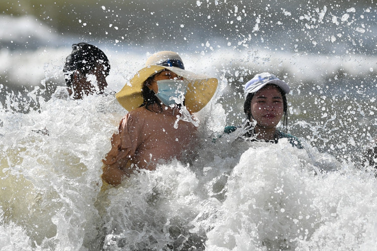 canh chen lan giua mua dich dip 30/4 anh 16