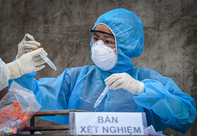 Chuyen gia An Do mac Covid-19 anh 1