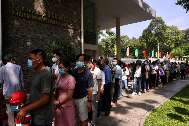 canh chen lan giua mua dich dip 30/4 anh 28